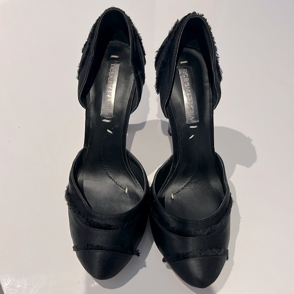 New BCBG Max Azria Black Satin/Fabric 5" Heels Size7 - Picture 1 of 6